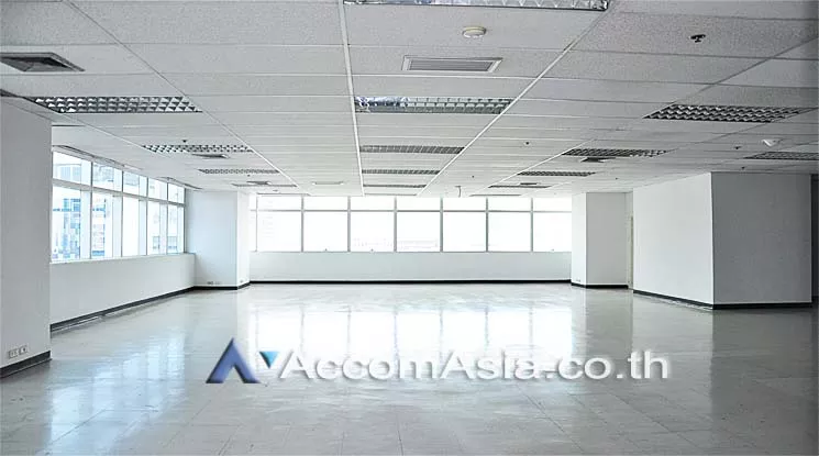 unit Office space For Rent in Silom, Bangkok  near BTS Surasak (AA10944)